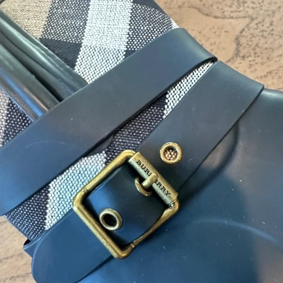 Burberry rubber rain boots size 39 8.5 excellent used condition - Picture 5 of 5